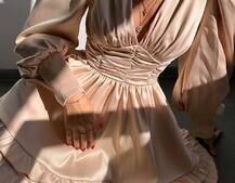 Атласна сукня з пишною подвійною спідницею та об‘ємними рукавами Атласна сукня з пишною подвійною спідницею та об‘ємними рукавами | PUSHKA SHOP