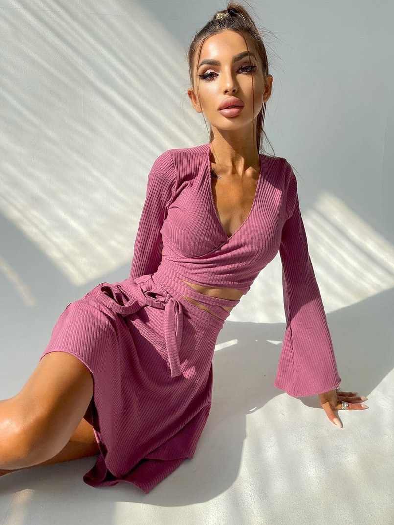 Комплект: топ с завязками на талии + юбка с запахом Комплект: топ с завязками на талии + юбка с запахом | PUSHKA SHOP