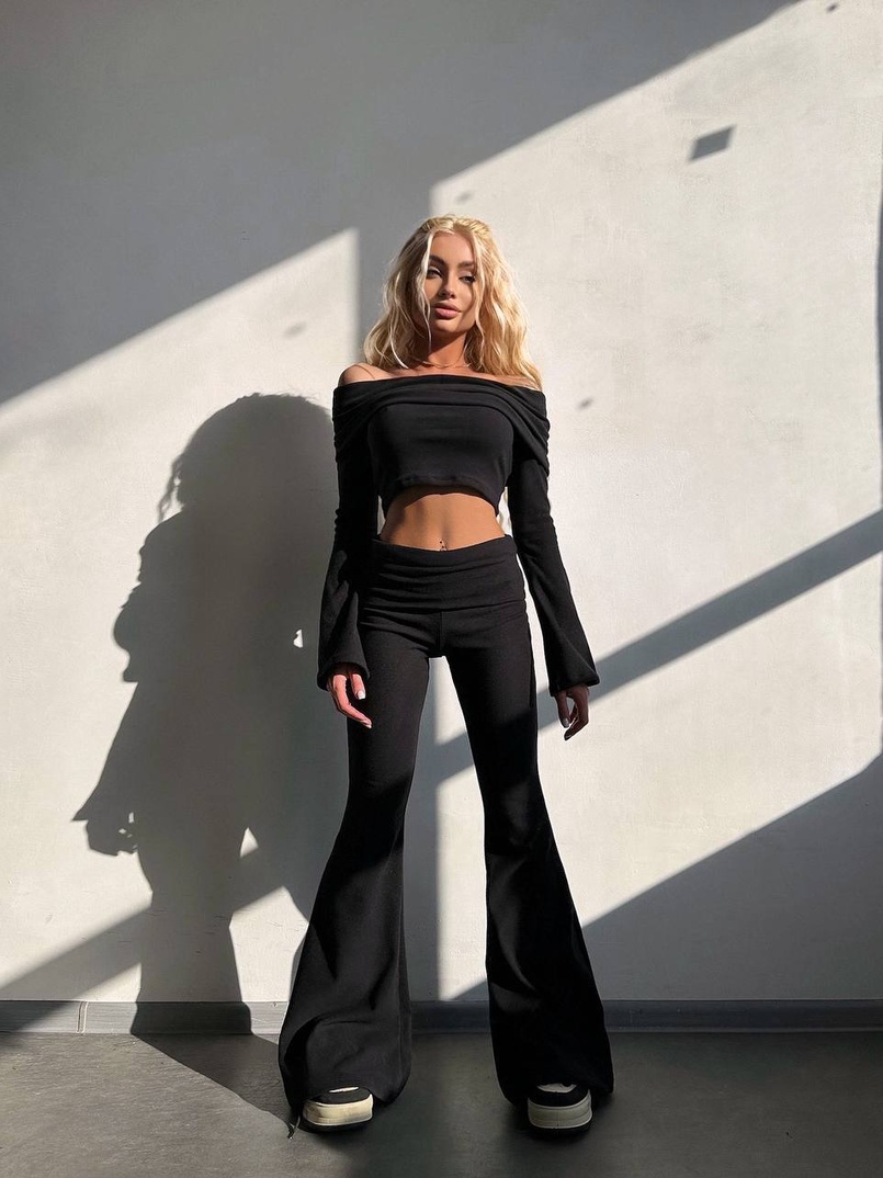 Трикотажний комплект: топ із хомутом + штани кльош | PUSHKA SHOP