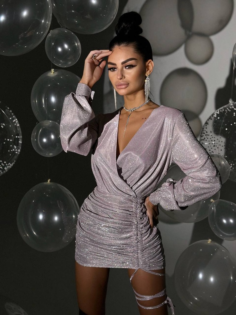 Сяюча сукня міні із завʼязкою на ніжці Сяюча сукня міні із завʼязкою на ніжці | PUSHKA SHOP