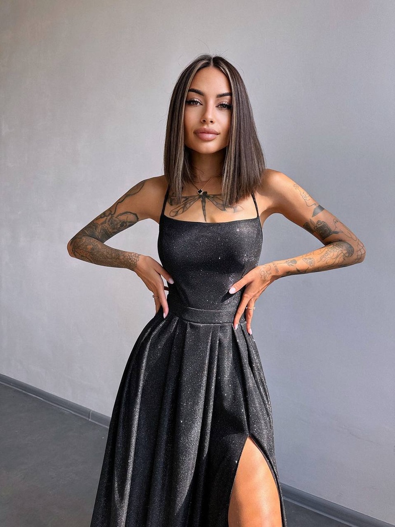 Сяюча сукня максі зі шнурівкою на спинці Сяюча сукня максі зі шнурівкою на спинці | PUSHKA SHOP