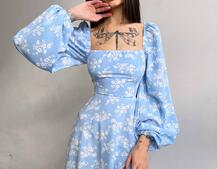 Цветочное платье-миди со шнуровкой на спинке и разрезом на ножке  Цветочное платье-миди со шнуровкой на спинке и разрезом на ножке  | PUSHKA SHOP