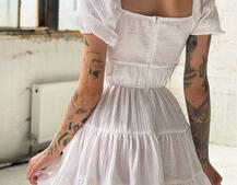 Муслиновое платье с оборками и завязками на груди Муслиновое платье с оборками и завязками на груди | PUSHKA SHOP