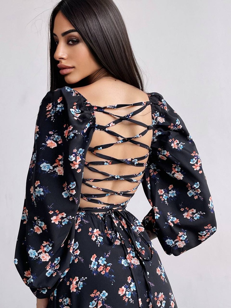 Сукня зі шнурівкою по спинці та розрізом на спідниці | PUSHKA SHOP