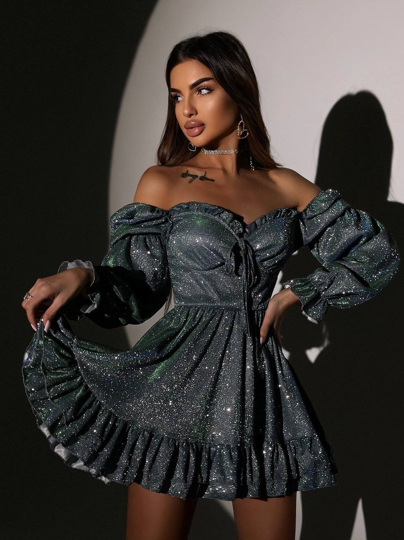 Блискуча сукня з чашечками та пишною спідницею | PUSHKA SHOP