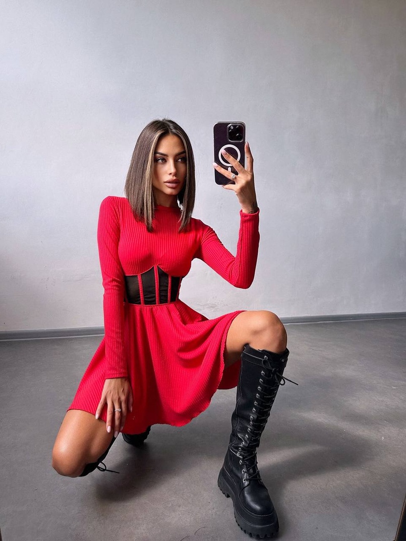 Приталена сукня з корсетною вставкою та спідницею-сонцем Приталена сукня з корсетною вставкою та спідницею-сонцем | PUSHKA SHOP