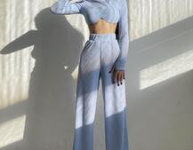 Комплект в весенних расцветках: топ с чашечками + штаны трубы Комплект в весенних расцветках: топ с чашечками + штаны трубы | PUSHKA SHOP