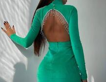 Оксамитова сукня з відкритою спинкою, декорована бахромою зі страз Оксамитова сукня з відкритою спинкою, декорована бахромою зі страз | PUSHKA SHOP