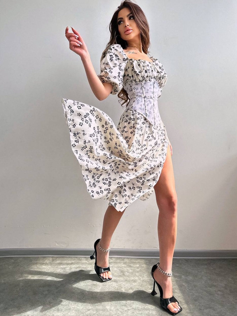 Сукня міді з розрізом в квітковий принт + прозорий корсет Сукня міді з розрізом в квітковий принт + прозорий корсет | PUSHKA SHOP