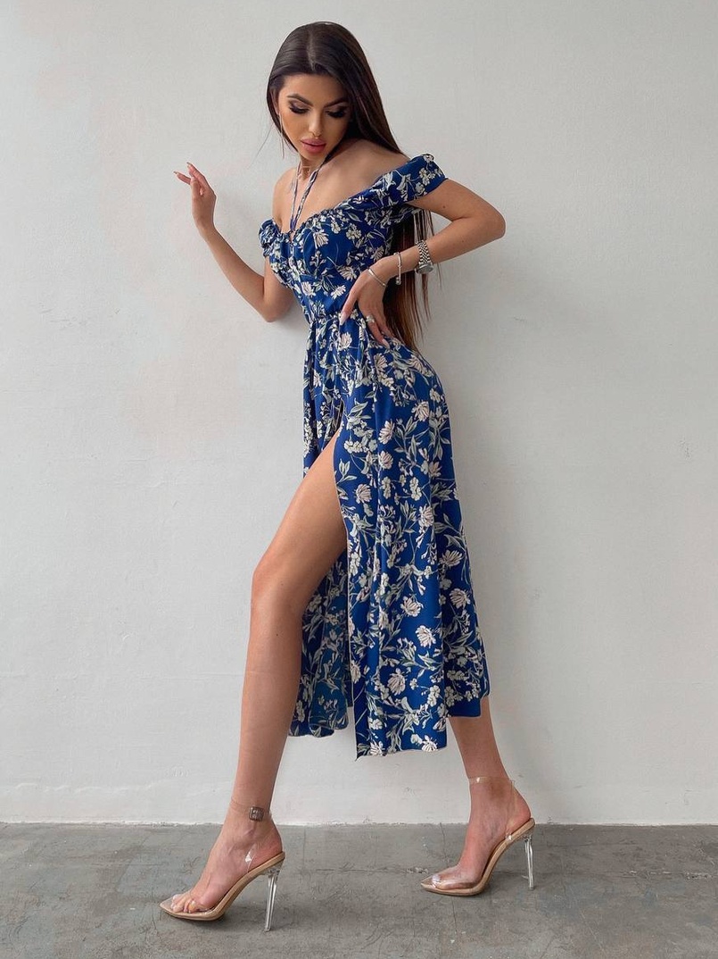 Платье миди с завязками на груди в цветочный принт Платье миди с завязками на груди в цветочный принт | PUSHKA SHOP
