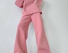 Тёплый костюм с расклешенными брюками Тёплый костюм с расклешенными брюками | PUSHKA SHOP