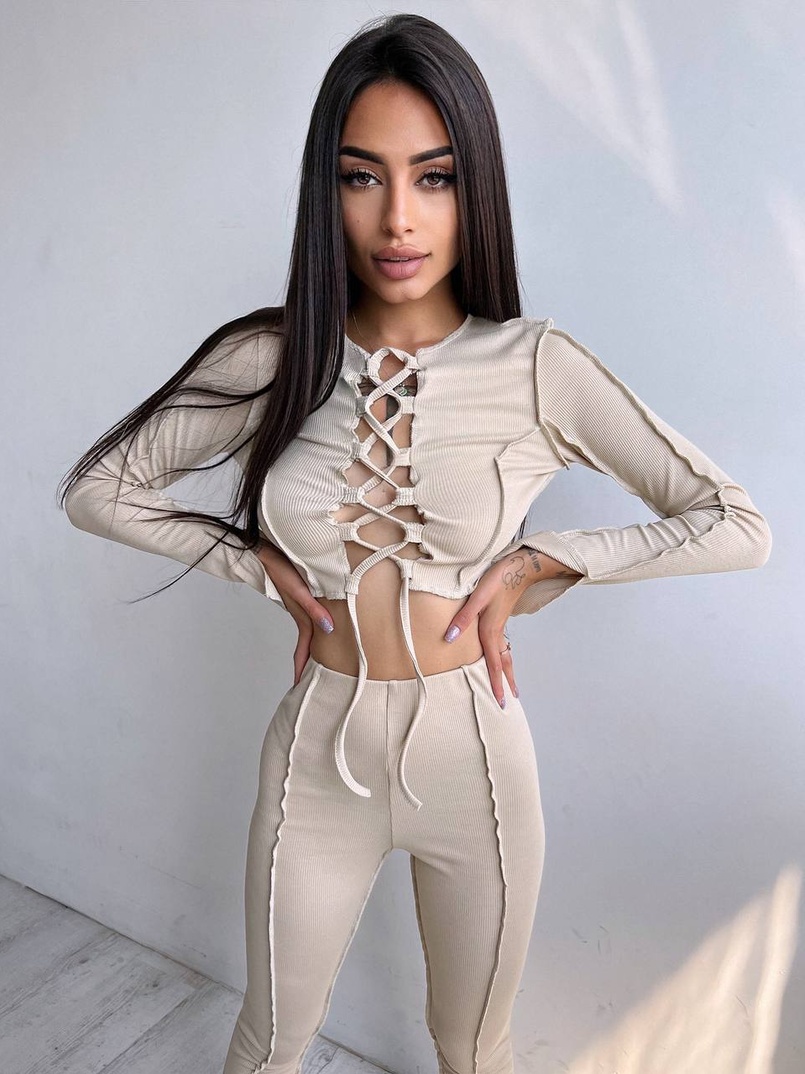 Комплект: топ зі шнурівкою на грудях + легінси | PUSHKA SHOP