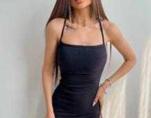 Трикотажное платье со шнуровкой на спинке и вырезом на ножке  | PUSHKA SHOP