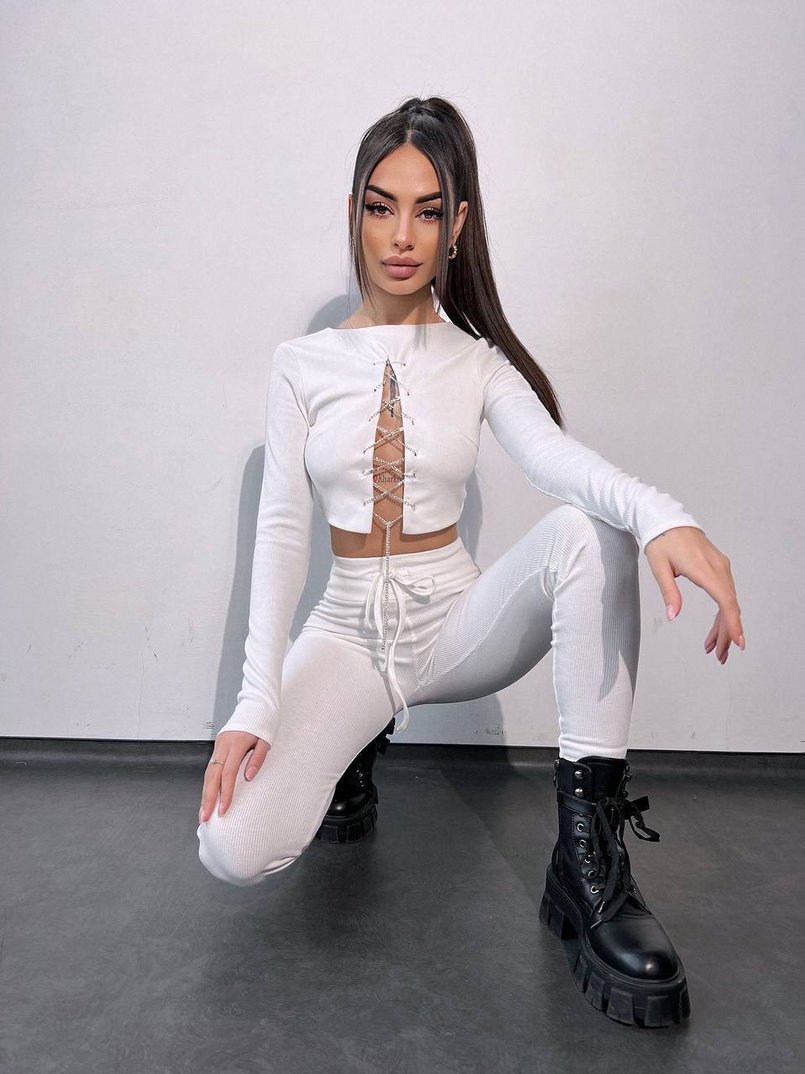 Костюм: легінси та топ з шнурівкою зі страз Костюм: легінси та топ з шнурівкою зі страз | PUSHKA SHOP