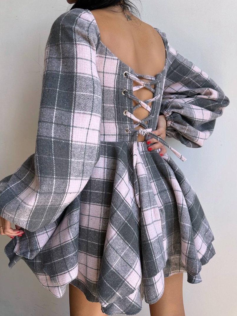 Корсетна сукня з подвійною спідницею та обʼємними рукавами у клітинку Корсетна сукня з подвійною спідницею та обʼємними рукавами у клітинку | PUSHKA SHOP