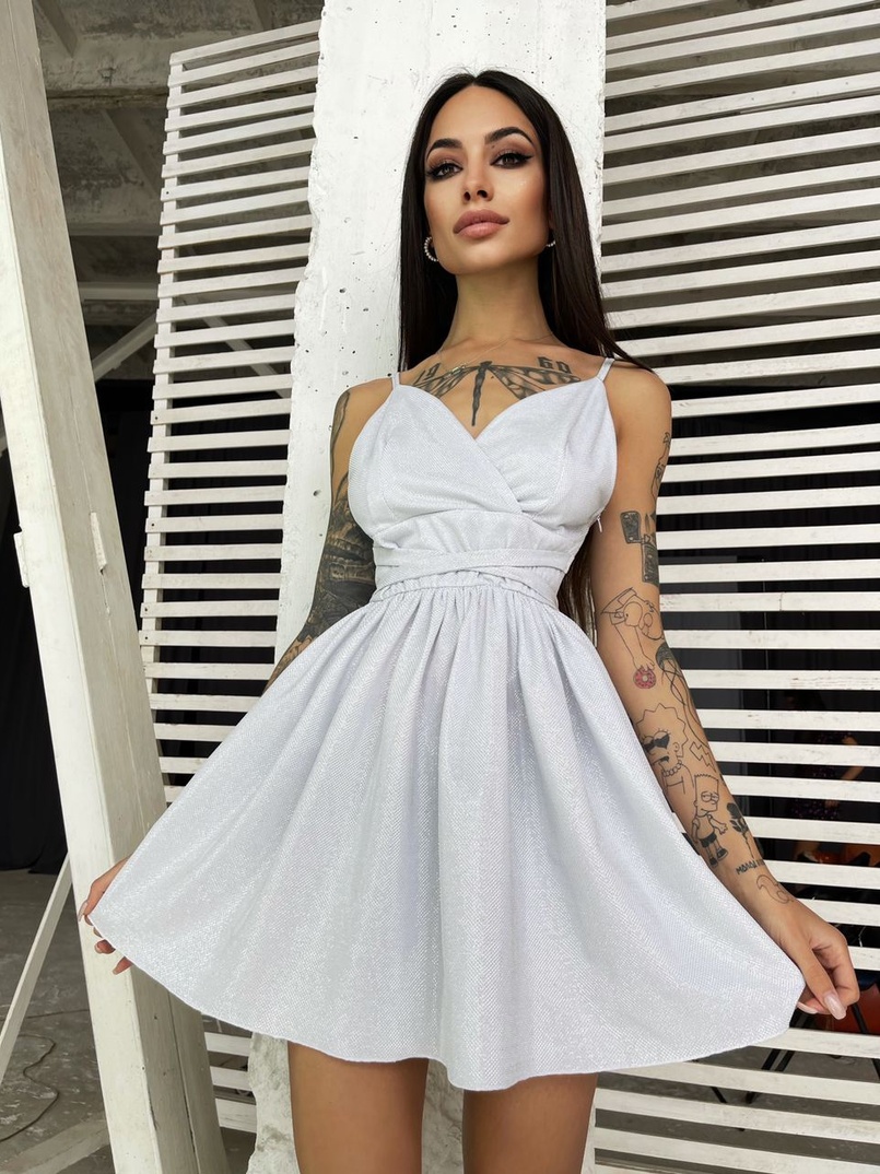 Блестящее платье с пышной юбочкой и завязками на талии  | PUSHKA SHOP