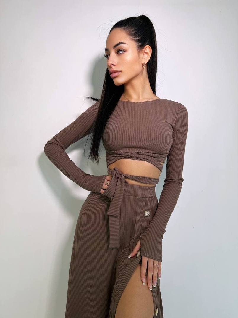 Трикотажный комплект: юбка  миди с разрезом + топ с завязками на талии  | PUSHKA SHOP