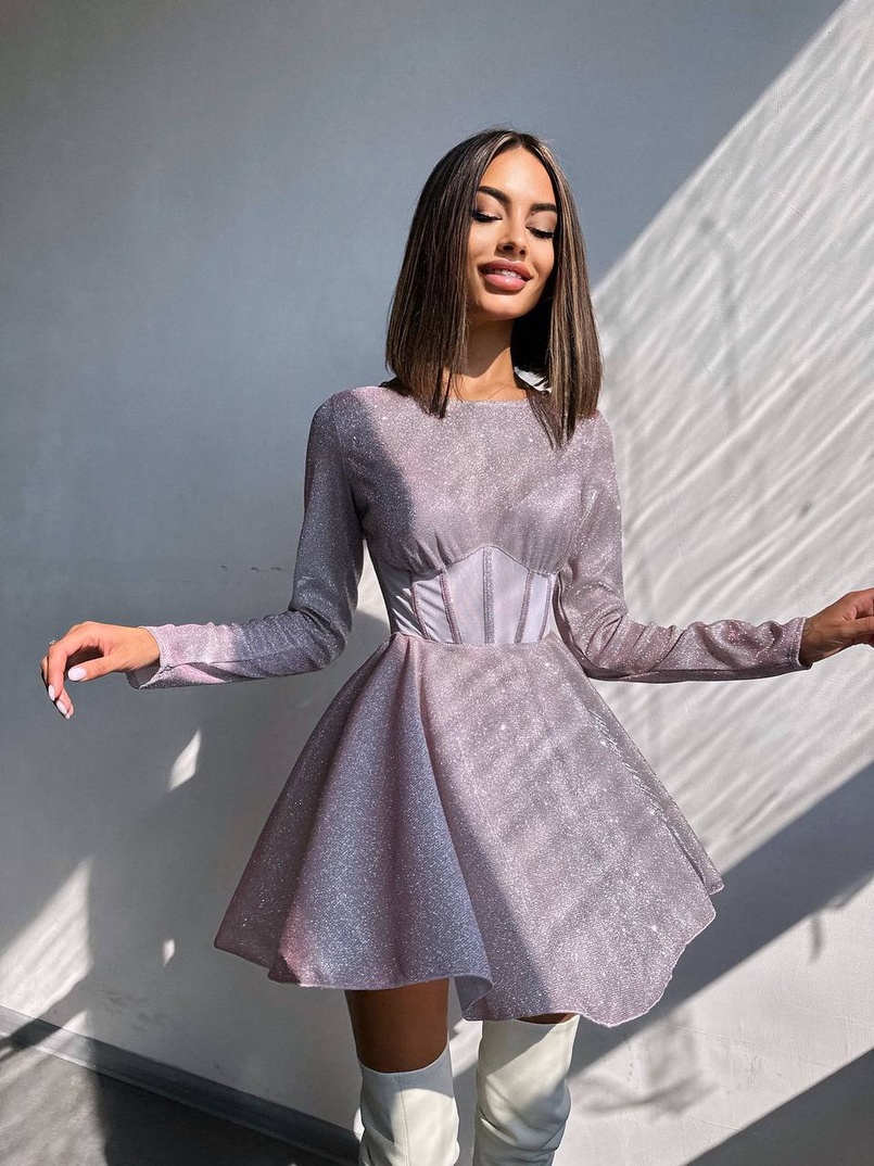 Приталена блискуча сукня з корсетною вставкою та пишною спідницею-сонцем Приталена блискуча сукня з корсетною вставкою та пишною спідницею-сонцем | PUSHKA SHOP