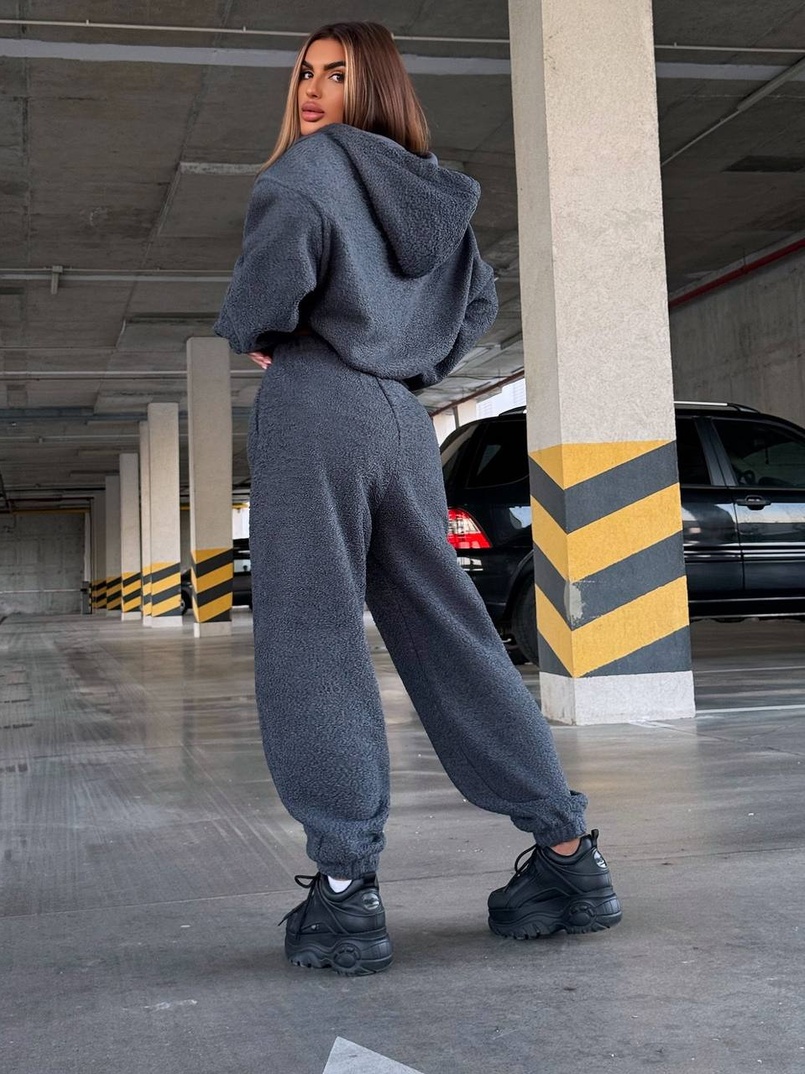 Теплий та мʼякий комплект: Обʼємний худі з капюшоном та штани з манжетами  Дуже приємний до тіла | PUSHKA SHOP