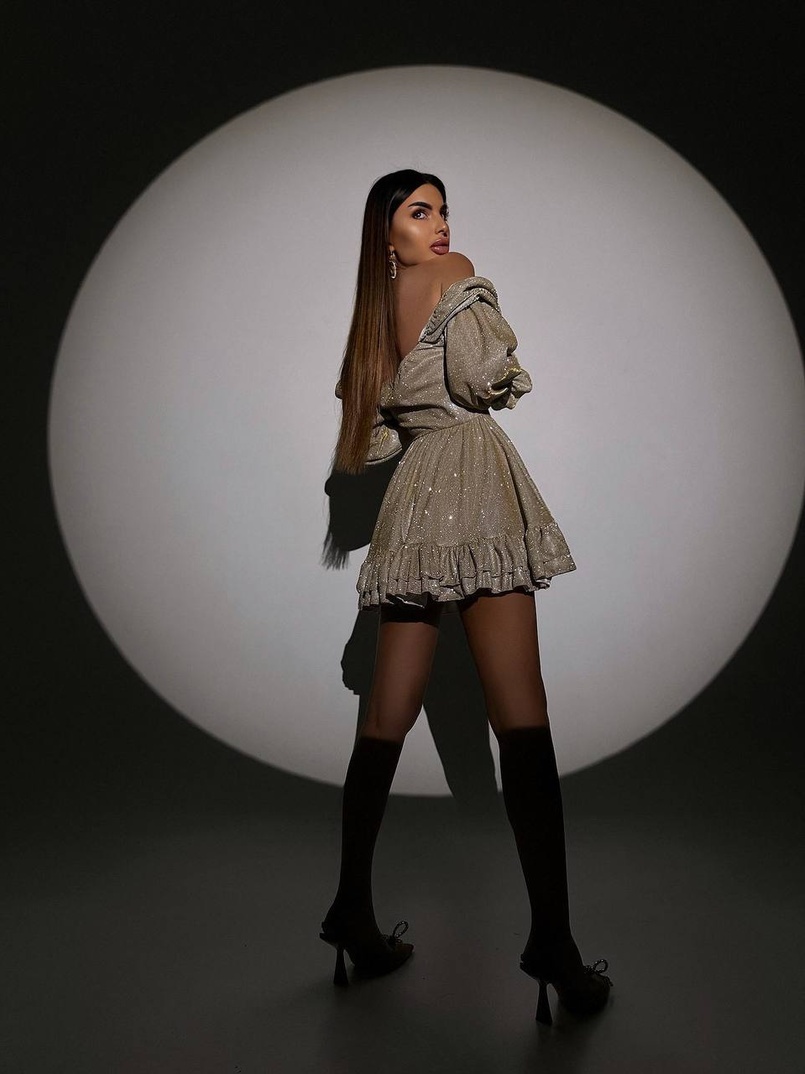 Блискуча сукня з чашечками та пишною спідницею | PUSHKA SHOP