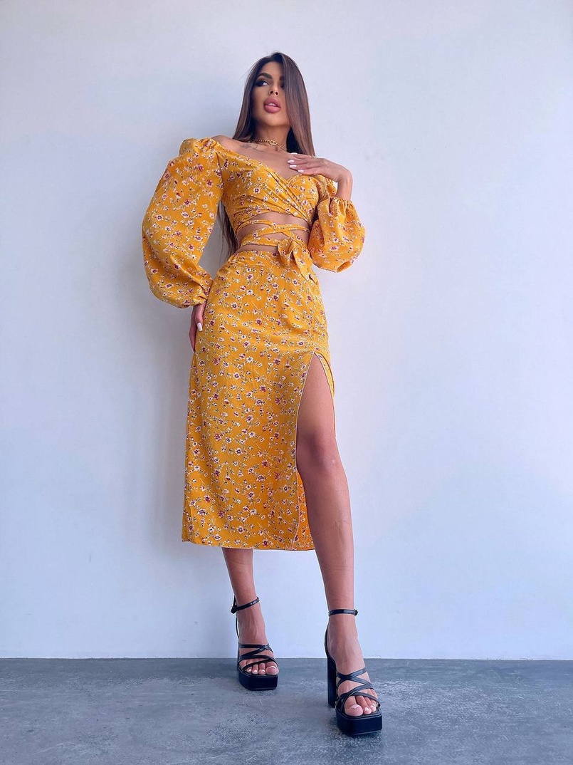 Квітковий комплект: топ із зав'язками на талії + спідниця міді з розрізом | PUSHKA SHOP