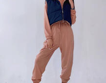 Комплект: комфортный трикотажный комбинезон укорочённый двухсторонний жилет Комплект: комфортный трикотажный комбинезон укорочённый двухсторонний жилет | PUSHKA SHOP