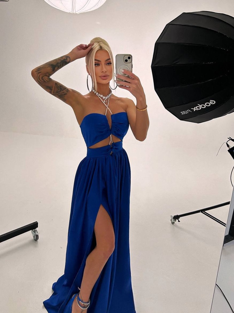 Атласна сукня максі із шнуром зі стразами Атласна сукня максі із шнуром зі стразами | PUSHKA SHOP