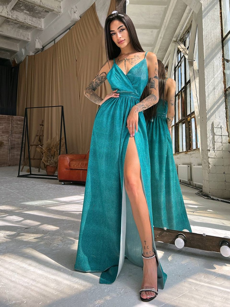 Блестящее платье-макси с разрезом   | PUSHKA SHOP