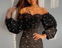 Платье со сборкой в цветочный принт Платье со сборкой в цветочный принт | PUSHKA SHOP