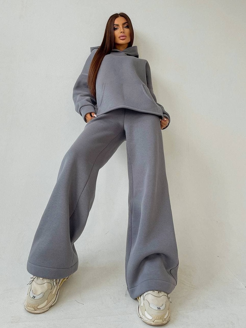 Тёплый костюм с расклешенными брюками Тёплый костюм с расклешенными брюками | PUSHKA SHOP