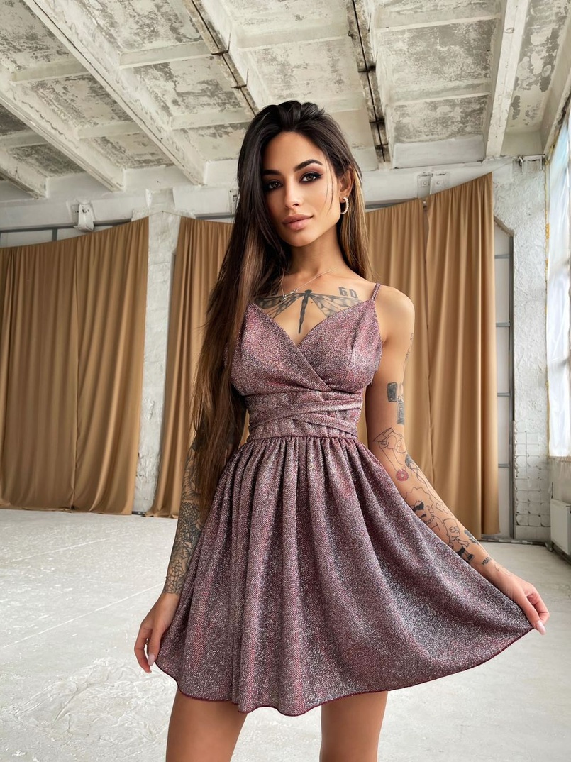 Блестящее платье с пышной юбочкой и завязками на талии  | PUSHKA SHOP