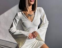 Оксамитова сукня,  декорована стразами з розкльошоними рукавами  Оксамитова сукня,  декорована стразами з розкльошоними рукавами  | PUSHKA SHOP