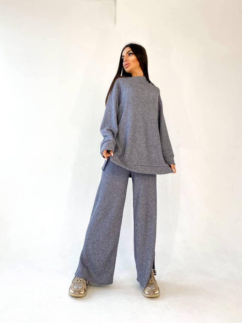 Вязанный костюм с расклешенными штанинами Вязанный костюм с расклешенными штанинами | PUSHKA SHOP