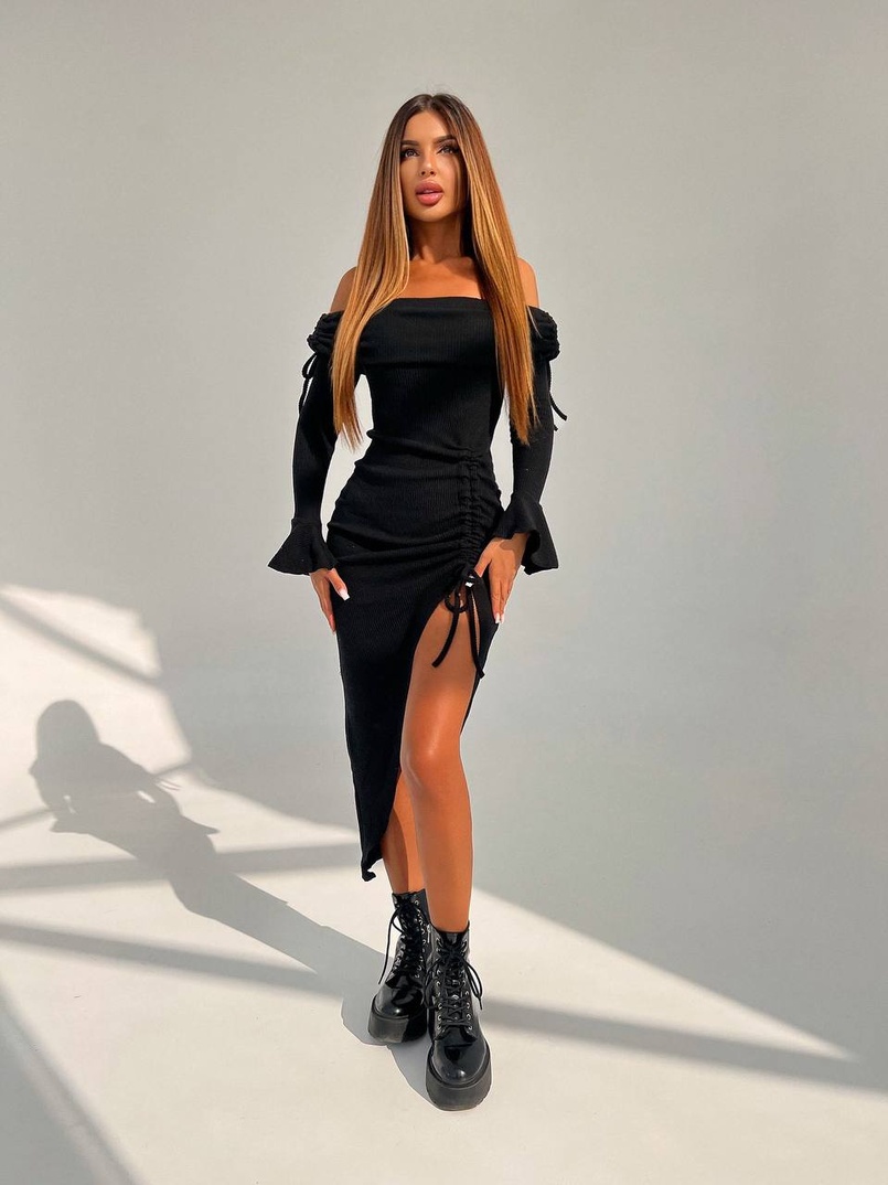 Трикотажна сукня міді з хомутом Трикотажна сукня міді з хомутом | PUSHKA SHOP