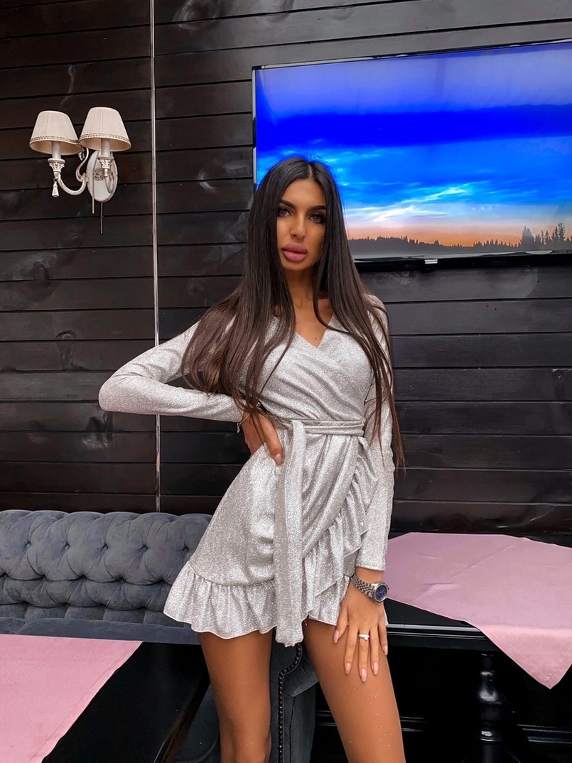 Блестящее платье с запахом и оборками      Блестящее платье с запахом и оборками      | PUSHKA SHOP