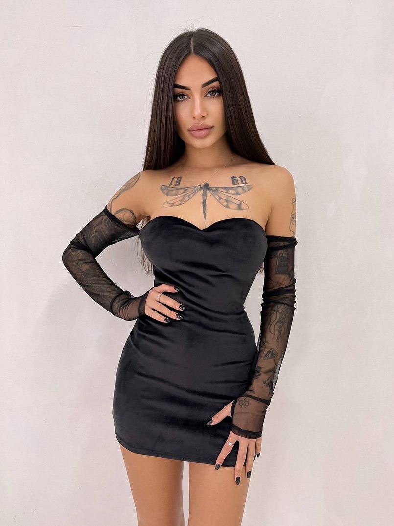 Оксамитова сукня міні з чашками і рукавами із сітки | PUSHKA SHOP