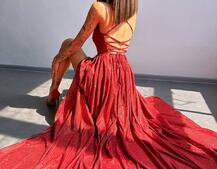 Сяюча сукня максі зі шнурівкою на спинці Сяюча сукня максі зі шнурівкою на спинці | PUSHKA SHOP