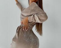 Плюшевый комбинезон, декорированный стразами Плюшевый комбинезон, декорированный стразами | PUSHKA SHOP