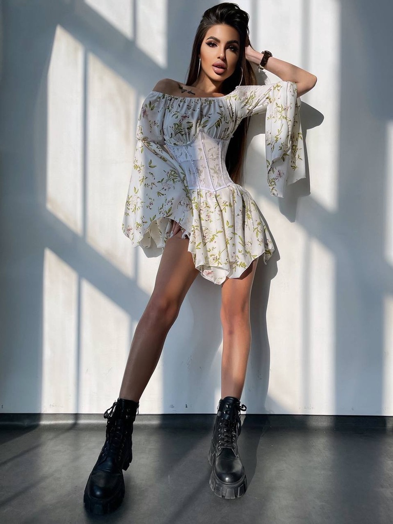 Сукня асиметричного крою з розкльошеними рукавами + корсет декорований стразами Ручна робота | PUSHKA SHOP