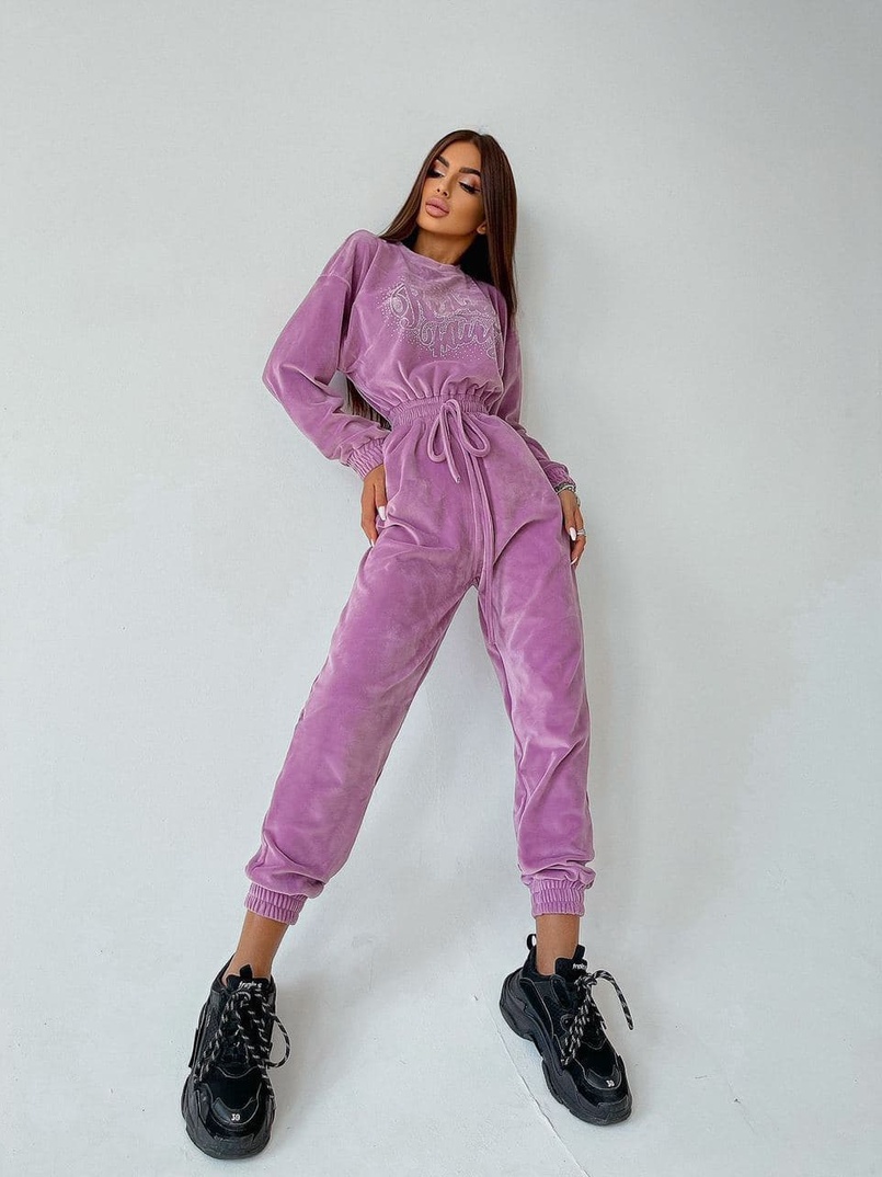 Плюшевый комбинезон, декорированный стразами Плюшевый комбинезон, декорированный стразами | PUSHKA SHOP