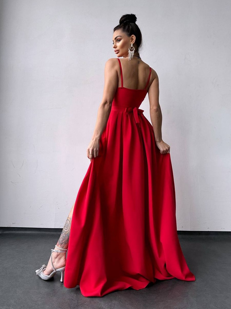 Сукня максі на тонких бретелях з розрізом на спідниці  | PUSHKA SHOP