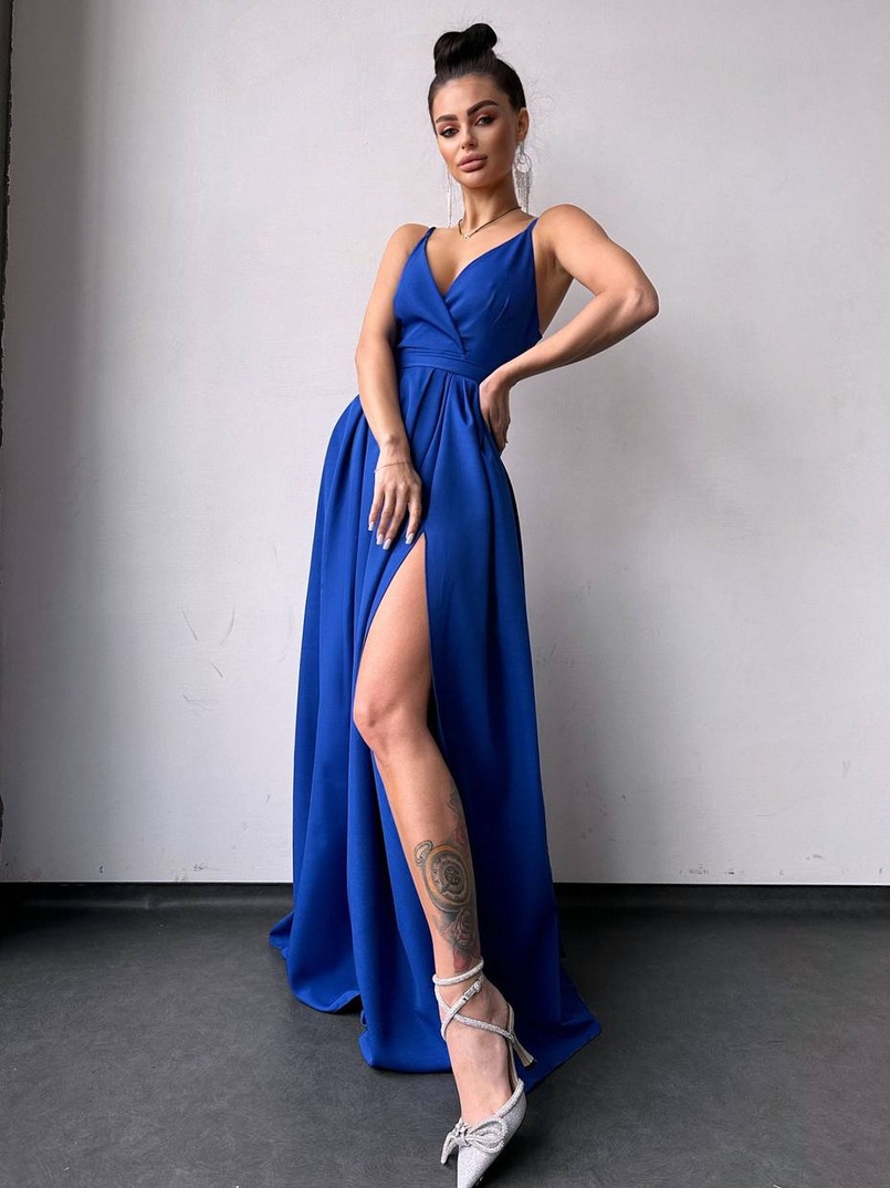 Сукня максі на тонких бретелях з розрізом на спідниці  Сукня максі на тонких бретелях з розрізом на спідниці  | PUSHKA SHOP