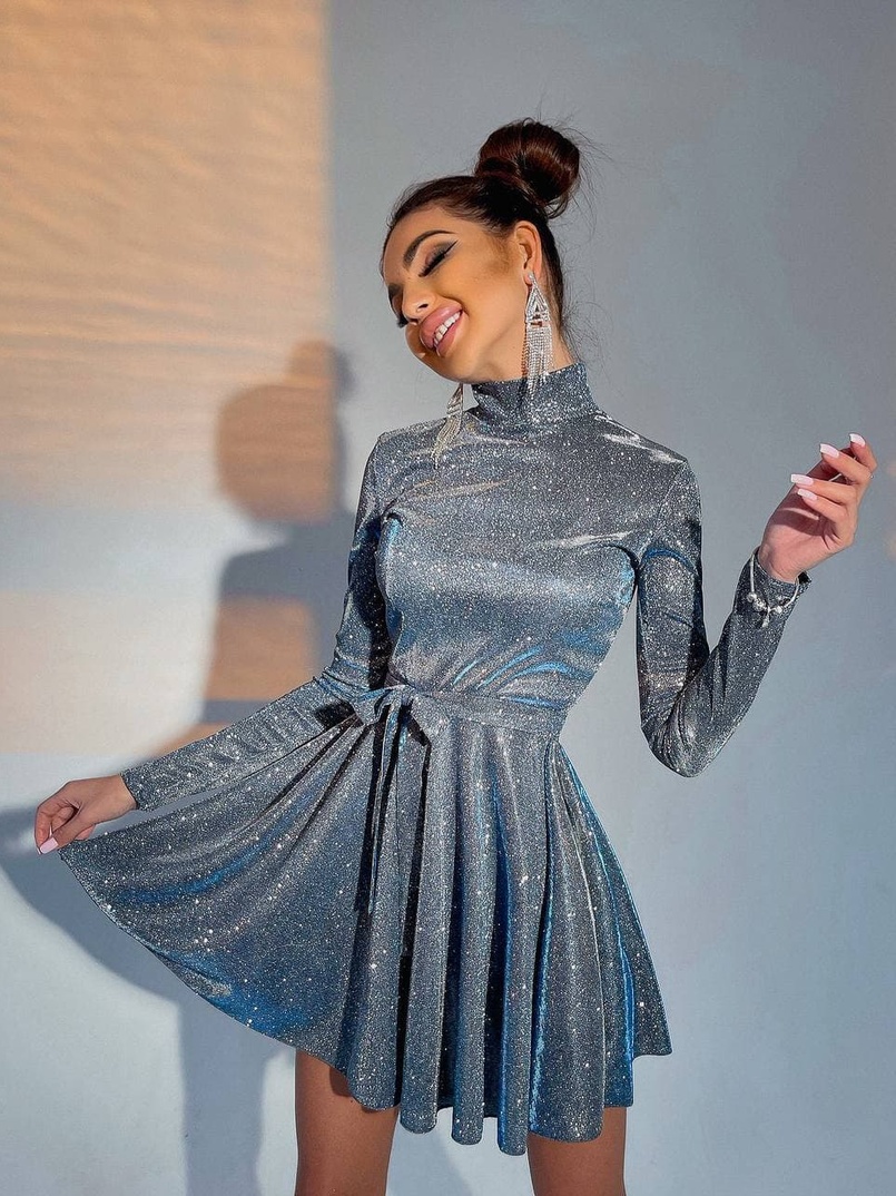 Блискуча сукня з розкльошеною спідницею та високим коміром | PUSHKA SHOP