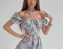 Платье миди с завязками на груди в цветочный принт Платье миди с завязками на груди в цветочный принт | PUSHKA SHOP