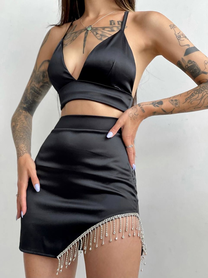 Комплект: топ с чашечками + юбка, декорированным бахромой из страз Комплект: топ с чашечками + юбка, декорированным бахромой из страз | PUSHKA SHOP