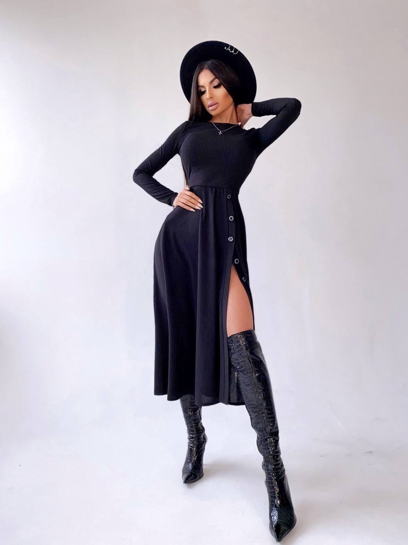 Трикотажное платье миди с разрезом Трикотажное платье миди с разрезом | PUSHKA SHOP