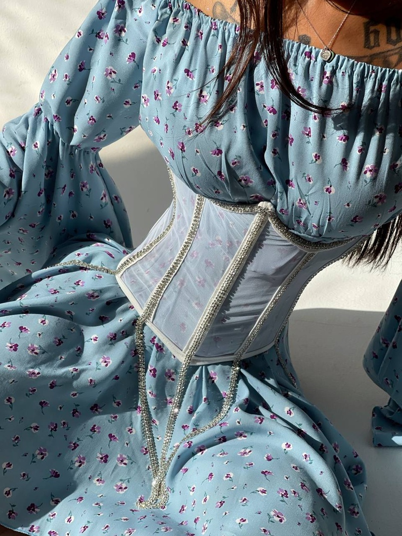 Сукня асиметричного крою з розкльошеними рукавами + корсет декорований стразами Ручна робота Сукня асиметричного крою з розкльошеними рукавами + корсет декорований стразами Ручна робота | PUSHKA SHOP