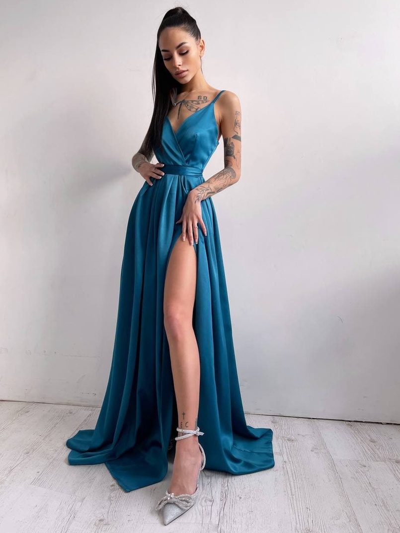 Платье макси с разрезом на юбке и запахом на груди   Платье макси с разрезом на юбке и запахом на груди   | PUSHKA SHOP