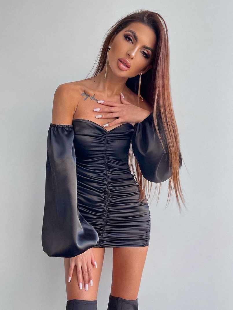 Атласна сукня з драпіруванням Атласна сукня з драпіруванням | PUSHKA SHOP