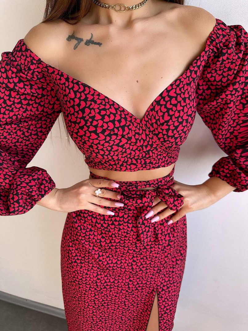 Комплект: топ із зав'язками на талії + спідниця міді з розрізом Комплект: топ із зав'язками на талії + спідниця міді з розрізом | PUSHKA SHOP